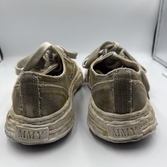Athletic_Shoes